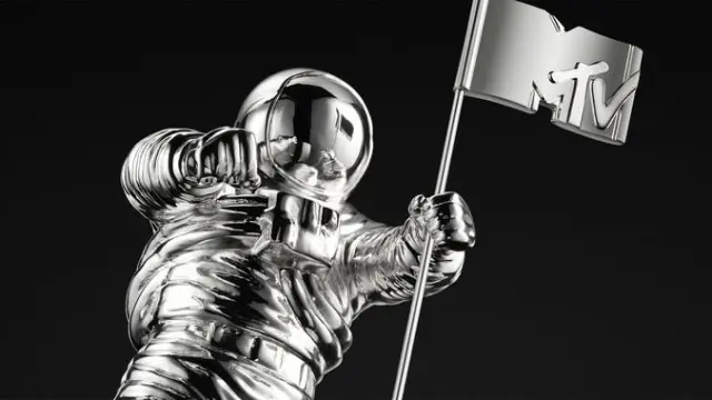 La estatuilla de los premios MTV Video Music Awards, instituidos en 1984 para los mejores videoclips del año, es un astronauta plantando una bandera.