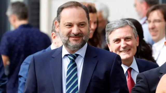 El responsable de Organización del PSOE y ministro de Fomento en funciones, José Luis Ábalos, a su llegada este lunes al Congreso