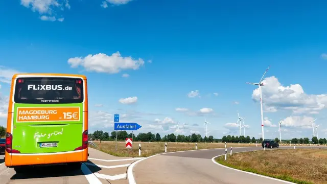 Autobús de la compañía Flix Movility