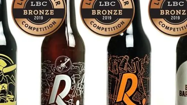 Las cuatro cervezas de la marca de Sobrarbe premiadas en el concurso de Londres.