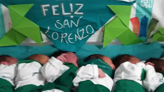 Los recién nacidos felicitan las fiesta de San Lorenzo de Huesca desde el Hospital San Jorge