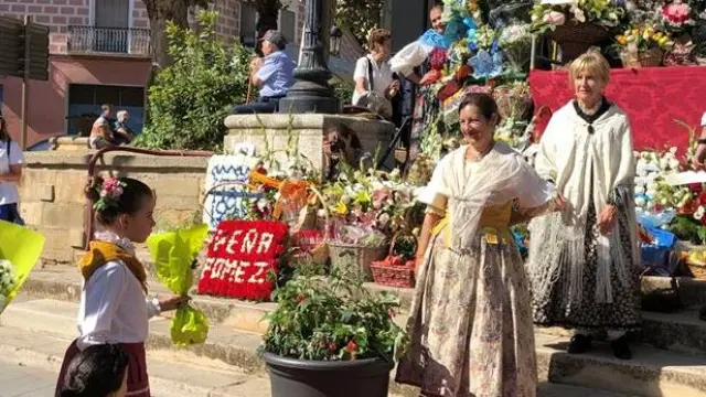 Ofrenda de flores y frutos a la Virgen del Pueyo en Barbastro