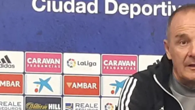 Víctor Fernández, a primera hora de la tarde de este viernes en la Ciudad Deportiva, en la rueda de prensa previa al viaje a Gijón.