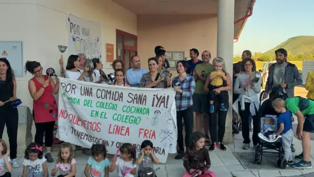 Una de las movilizaciones realizadas por la Amypa del Colegio Santa Cilia para pedir el uso de las cocinas del centro.