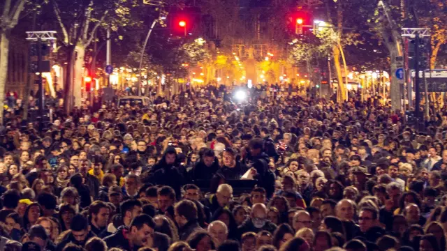 Tsunami Democràtic convocó a miles de personas en Barcelona durante la jornada de reflexión para el 10N.