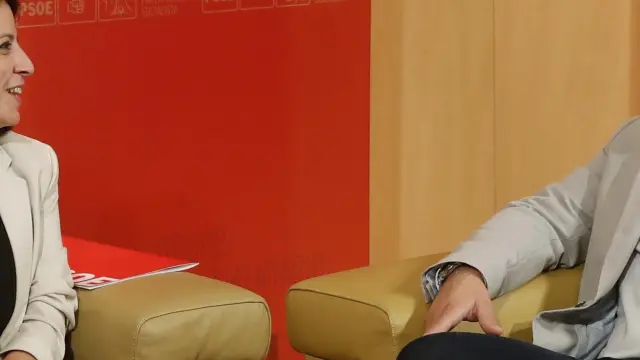 Adriana Lastra (PSOE) con Gabriel Rufián (ERC), en una reunión mantenida el pasado verano.