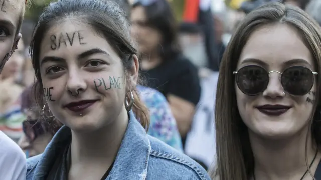 Jóvenes estudiantes durante la manifestación por la emergencia climática, celebrada el pasado mes de septiembre en Zaragoza