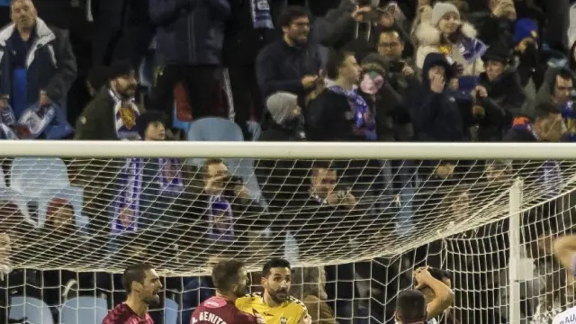 Minuto 89 del último partido jugado por el Real Zaragoza en casa, ante el Albacete. Eguaras acaba de fallar un penalti (y su rechace) con 0-0. Los manchegos ganaron 0-1 con un gol en el último segundo.