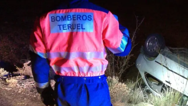 Bomberos de la DPT, en el lugar del accidente en el término municipal de Alacón