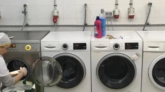 Cuarto de lavadoras del Centro de Acogida Familiar Agustina de Aragón.