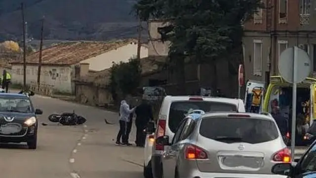 La moto quedó en medio de la carretera