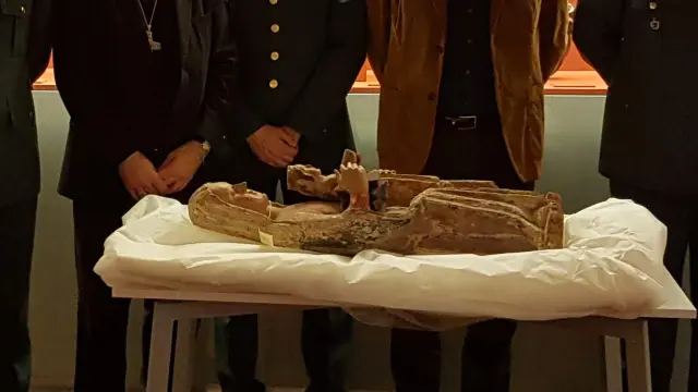 Acto de recepción de una talla recuperada perteneciente a la Diócesis de Barbastro-Monzón y al que ha acudido el consejero Felipe Faci.