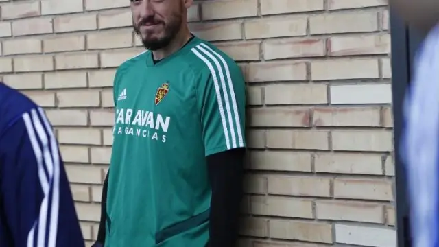 Cristian Álvarez, sonriente antes de la sesión de vídeo de este sábado en la Ciudad Deportiva, a solo unas horas de viajar a Huesca.