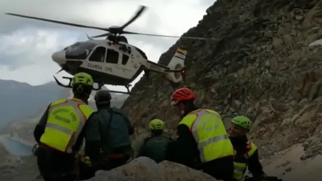 Imagen de archivo de otro rescate realizado por el helicóptero de la Guardia Civil.