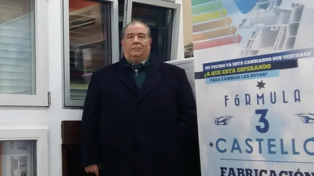 José Ángel Castelló Moreno en el negocio en el que ha trabajado durante más de 40 años.