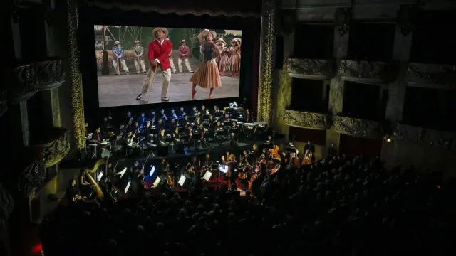 La Orquesta Camera Musicae, durante una proyección en el Teatro Tívoli de Barcelona.