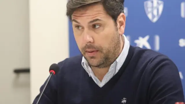 Rubén García, en la presentación de Jordi Mboula como jugador de la SD Huesca