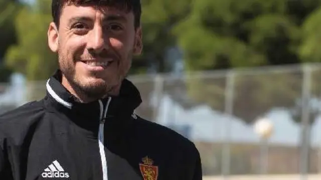 Cristian Álvarez, sonriente, en los campos de entrenamiento del equipo.