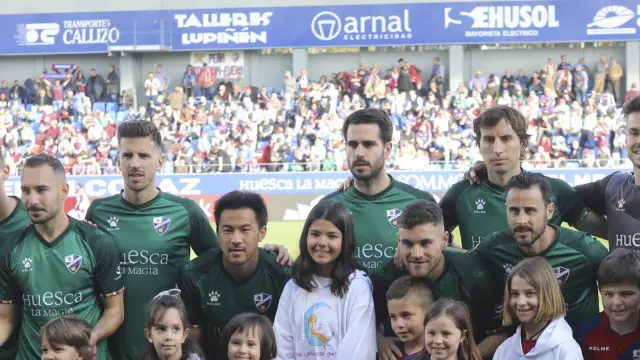 Los veteranos Mikel Rico, Pedro López, Mosquera, Okazaki y Ferreiro jugaron de inicio ante el Almería.