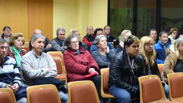 Los vecinos participaron en una asamblea en Morata para poner en común sus inquietudes.