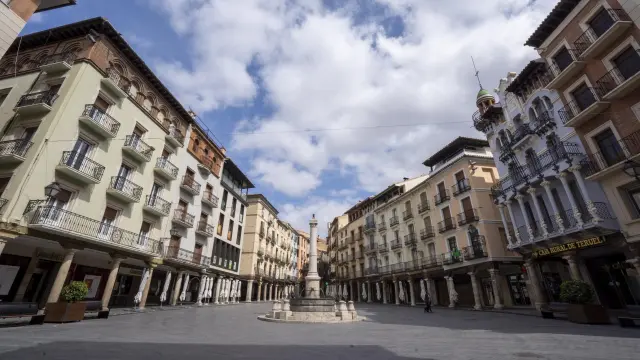Calles vacias en Teruel por el estado de alarma. Plaza de la catedral. Foto Antonio Garcia/bykofoto. 25/03/20 [[[FOTOGRAFOS]]]