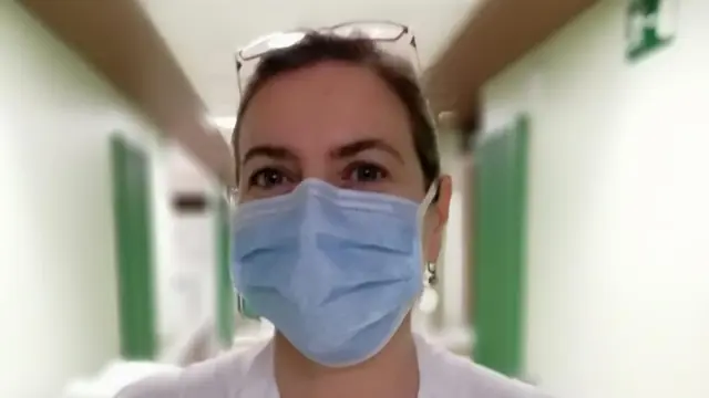 Llum Andrés, enfermera del Hospital Clínico, se ha recuperado del coronavirus y ya ha vuelto a trabajar.