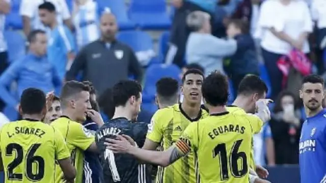 Celebración del Real Zaragoza el pasado 8 de marzo del 0-1 logrado en Málaga en lo que, sin saberlo, sería el último partido jugado hasta hoy.