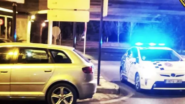 Un coche de la Policía Local de Granada en otra intervención.