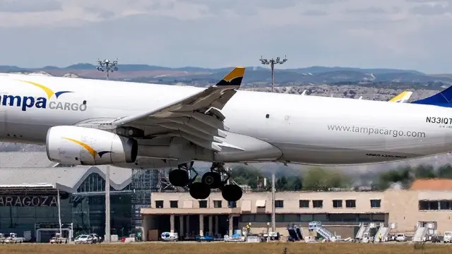 Aterrizaje de un Airbus de Tampa Cargo por primera vez en el aeropuerto, el pasado miércoles.
