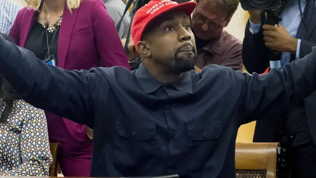 Kanye West acaba de anunciar que se postula a la presidencia de los Estados Unidos.