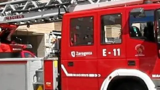Foto de archivo de un camión de Bomberos en Zaragoza