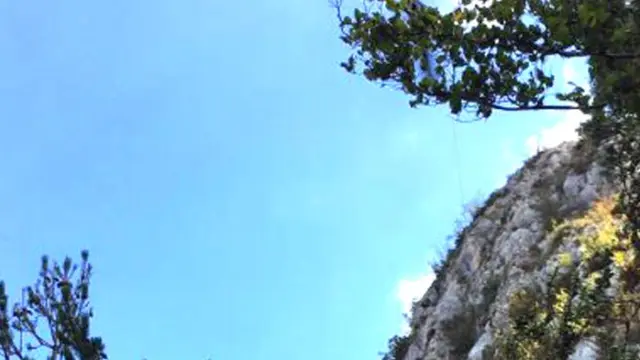 Muere un escalador en el Berguedà (Barcelona) al caerle una piedra encima.