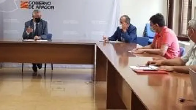 Olona se reúne con los representantes de las Comunidades de Regantes del El Sifón de Cardiel y Sector XIII-A Monegros Sur