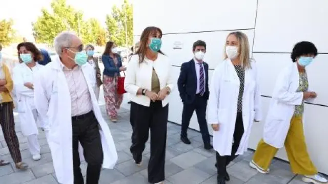 La consejera Sira Repollés, en su visita a las nuevas instalaciones del centro de salud Los Olivos de Huesca.