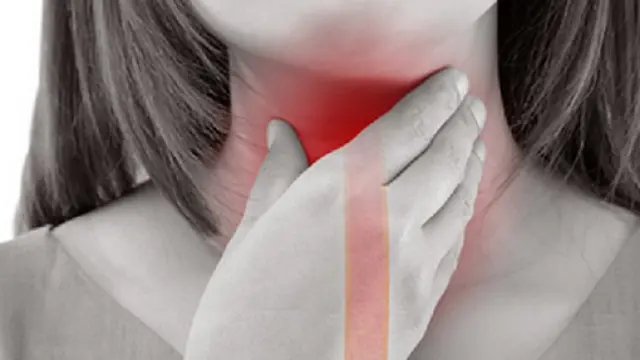 Dolor de garganta, uno de los síntomas del coronavirus.