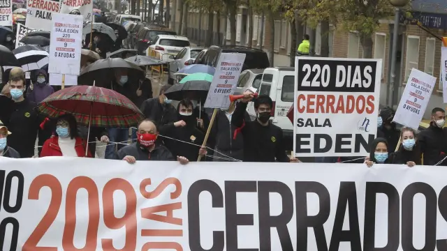 Imagen de la manifestación del sector hostelero celebrada el martes en Huesca.