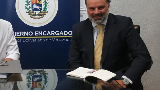 El opositor venezolano Leopoldo López, en el encuentro con el presidente de WAN-IFRA, Fernando de Yarza.