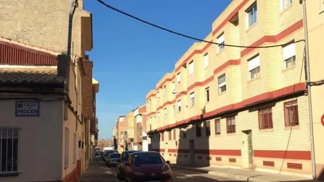Calle Proción con Heraldo de Aragón, en Valdefierro.