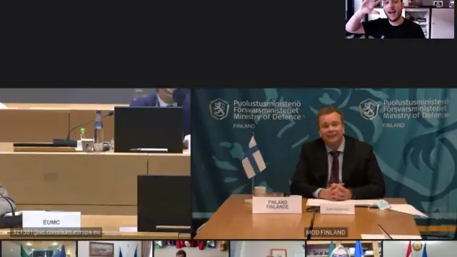 Daniël Verlaan (arriba, a la derecha), en la videoconferencia de titulares de Defensa de la UE.