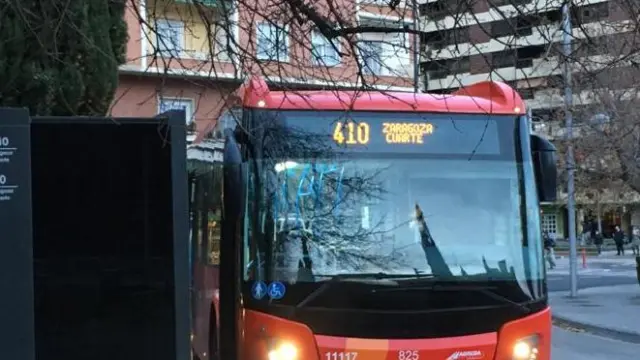 Autobús que comunica Zaragoza con Cuarte de Huerva.