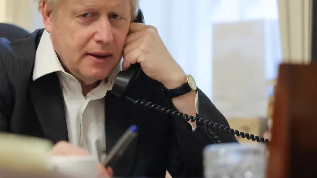 Boris Johnson, en su despacho de Downing Street este domingo.