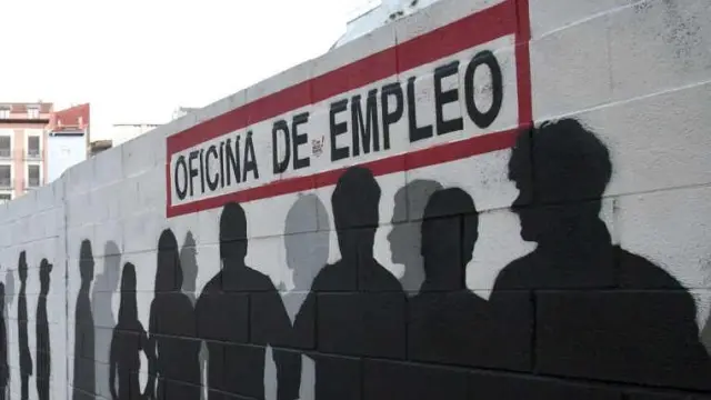 Grafiti de la oficina de empleo en la calle San Pablo de Zaragoza.