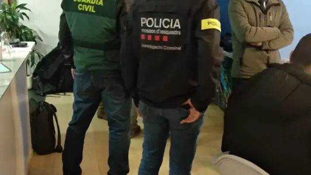 Uno de los registros practicados por agentes de la Guardia Civil de Huesca y de los Mossos d'Esquadra en Andorra.