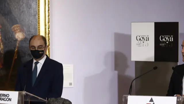 Javier Lambán y Juan Antonio Sánchez Quero, este jueves, en la presentación del programa cultural del Año Goya
