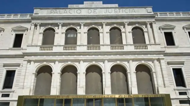 Exterior del Tribunal Superior de Justicia de Castilla y León