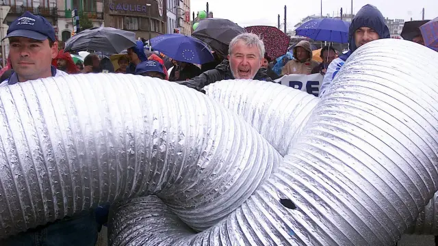 Marcha azul a Bruselas contra el PHN en 2001