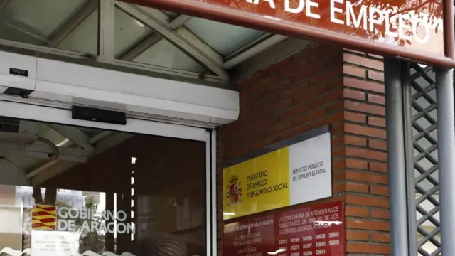 Oficina del Inaem y el SEPE en la calle Santander de Zaragoza.