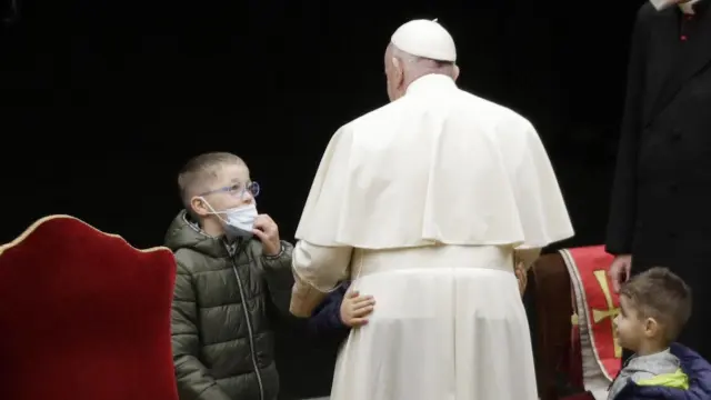 El Papa, en un momento del Via Crucis de los niños, este Viernes Santo