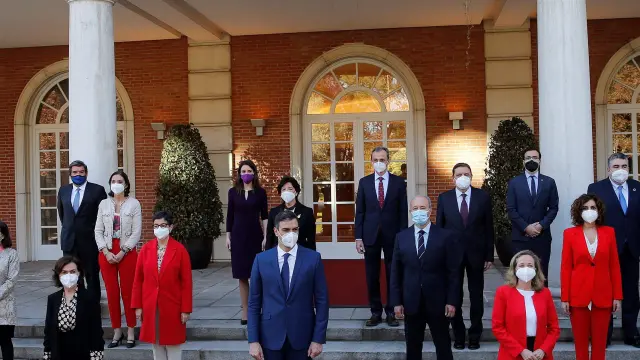 Nueva foto de familia del Gobierno de España, tras la salida de Pablo Iglesias.
