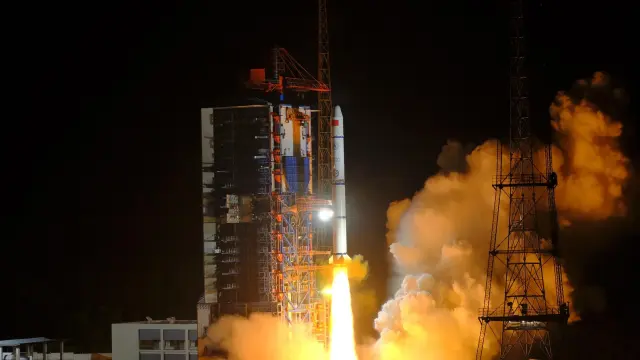 Los restos del cohete lanzado por China han caído en el océano Índico.